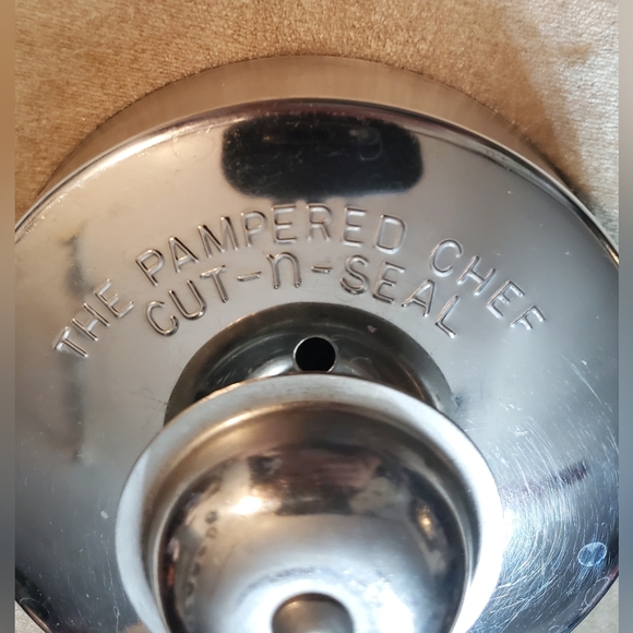Vintage Pampered Chef Cut and Seal - Picture 2 of 4